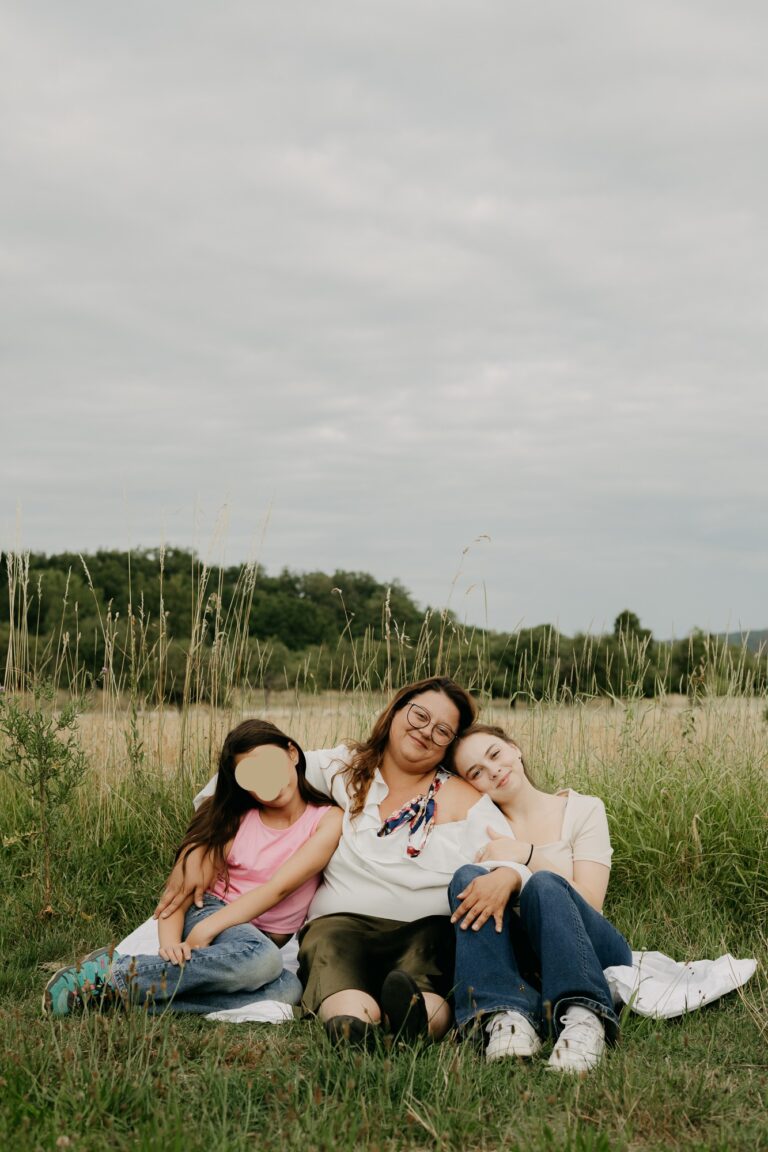natürliche Familienfotos in der Natur