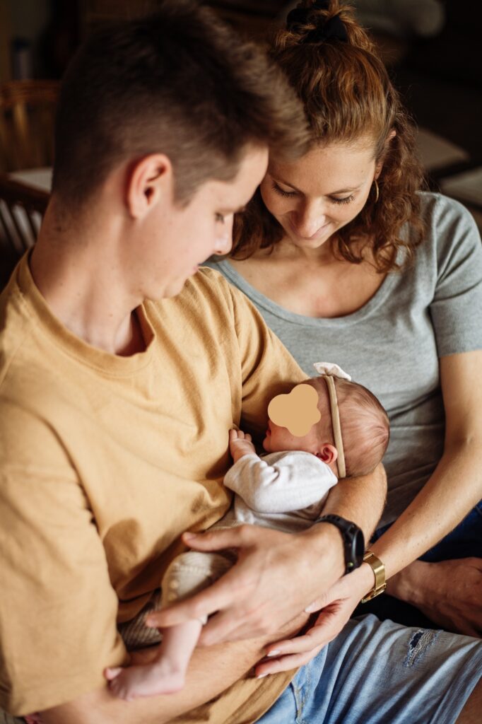 Newbornshooting mit mama und papa